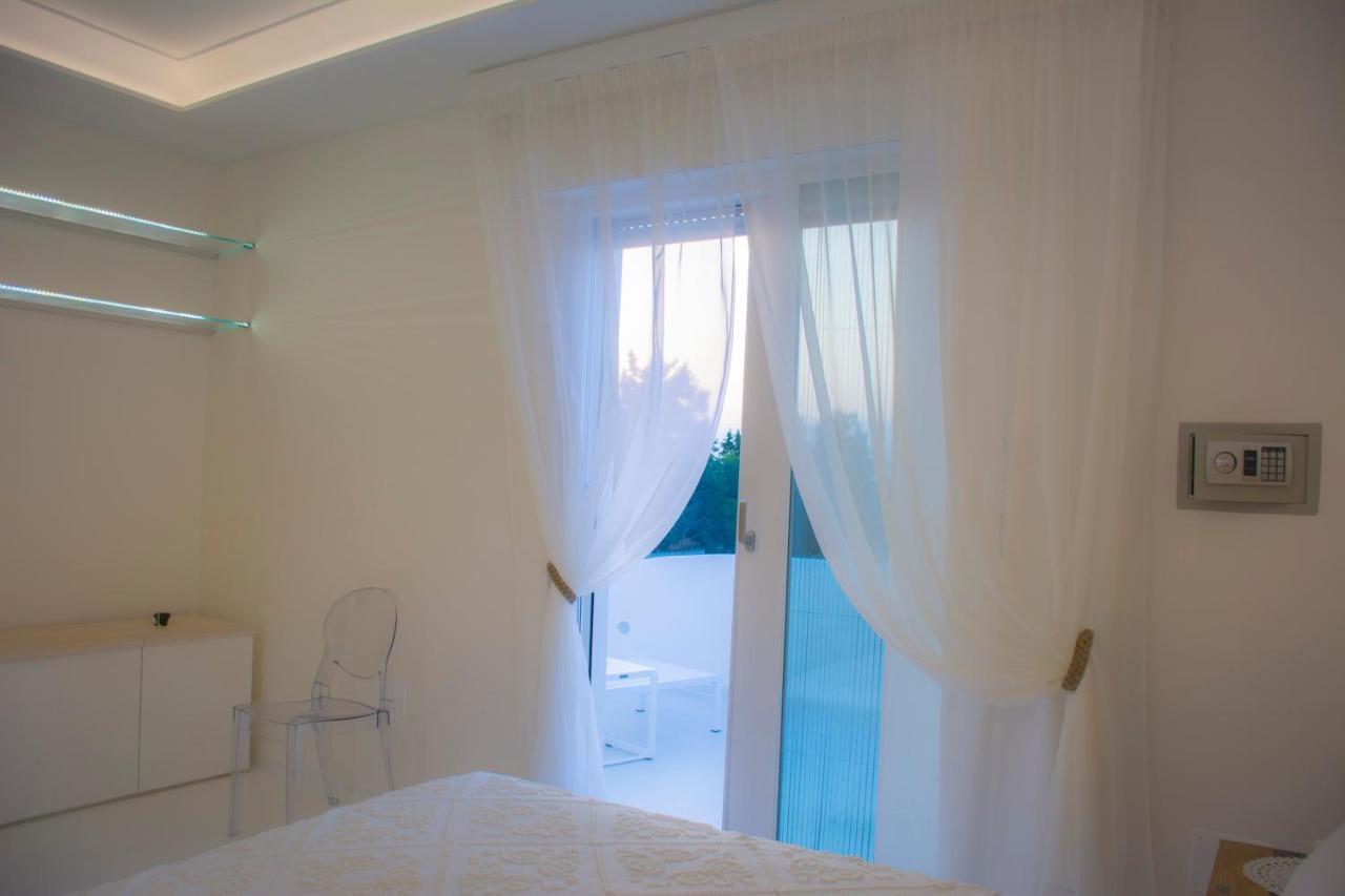 Valentino Luxury Room Porto Cesareo Exterior photo