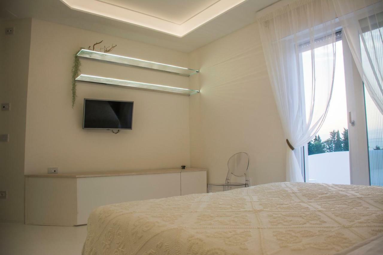 Valentino Luxury Room Porto Cesareo Exterior photo